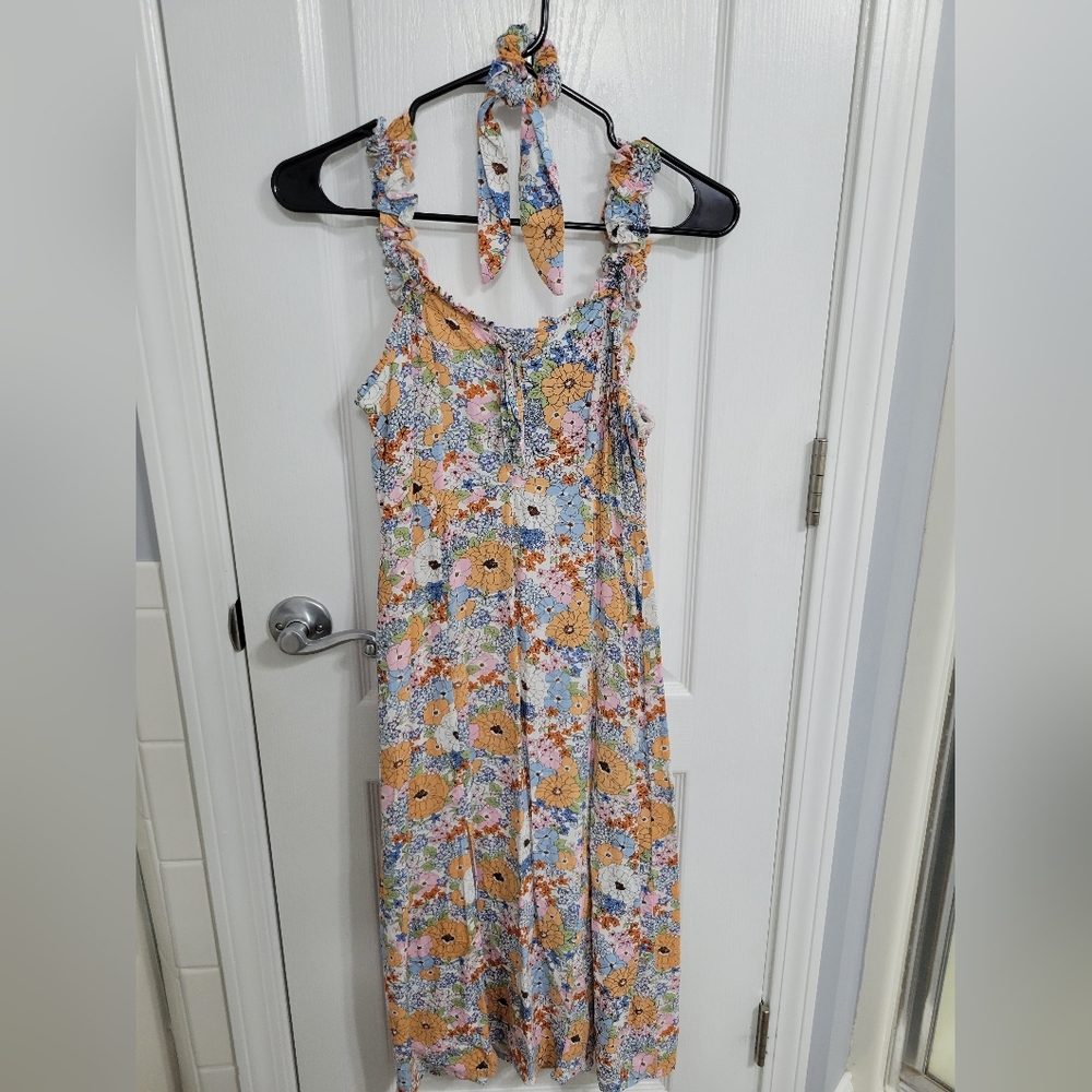 Adorable Floral Dress w/ Matching Scrunchie!